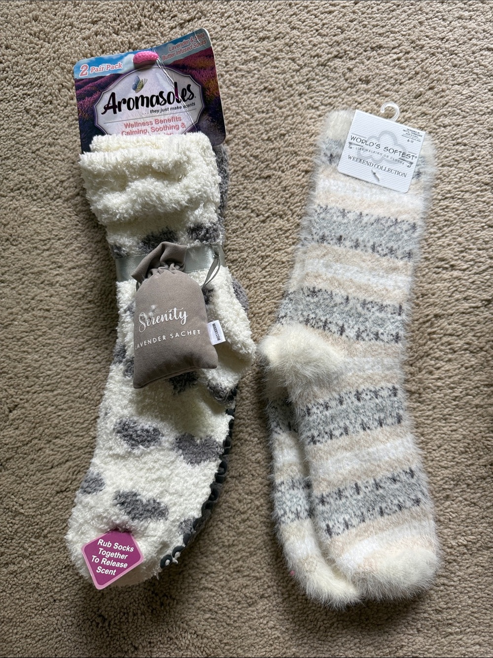 Aromasoles Cream & Gray Fuzzy Slipper Socks with Lavender Sachet